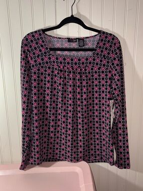 East 5th Black and Pink Geometric Long-Sleeve Scoop Neck Top